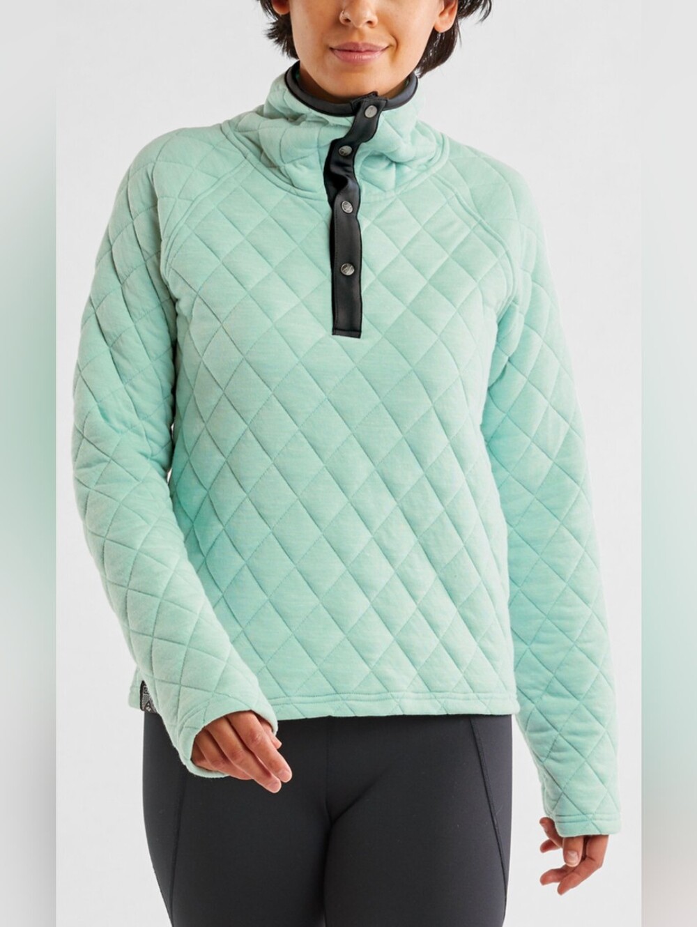 oiselle Mint Quilted Pullover Jacket with Black Snap Placket